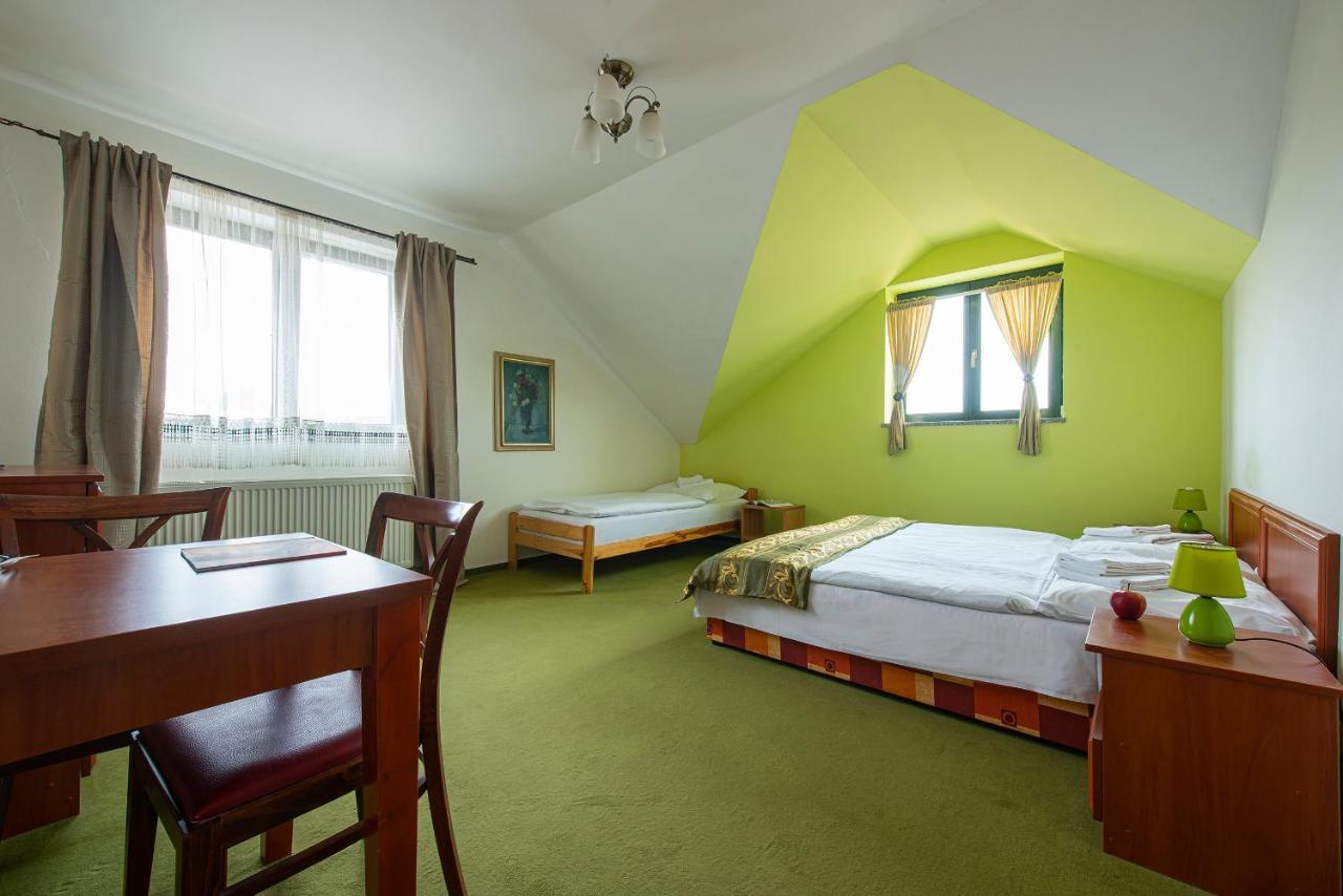Motel&Restaurant Lavender Poprad Eksteriør billede